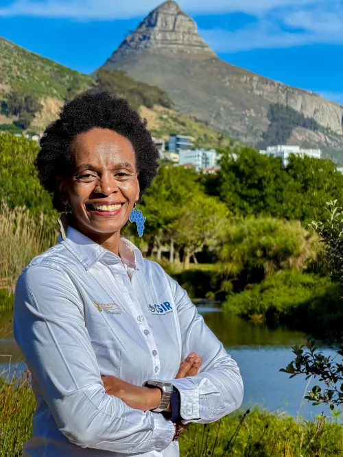 Dr Phumza Ntshotsho 